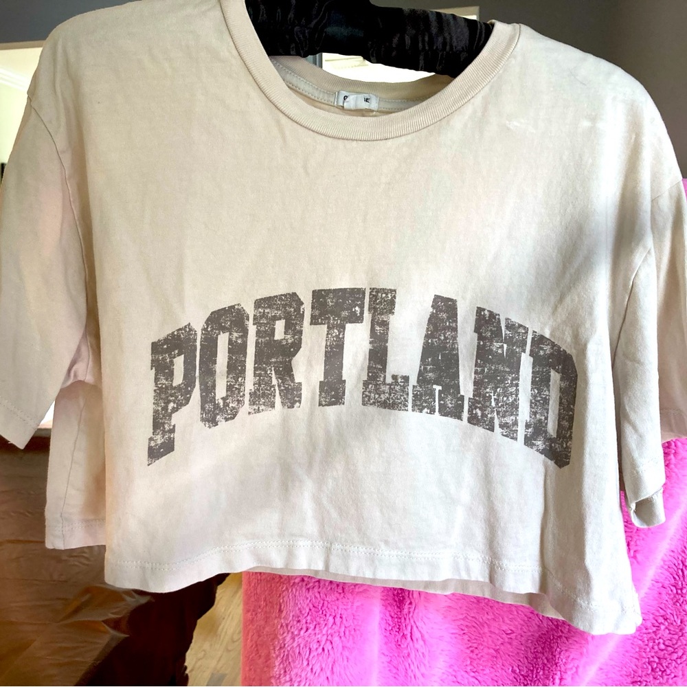 Garage woman’s crop top